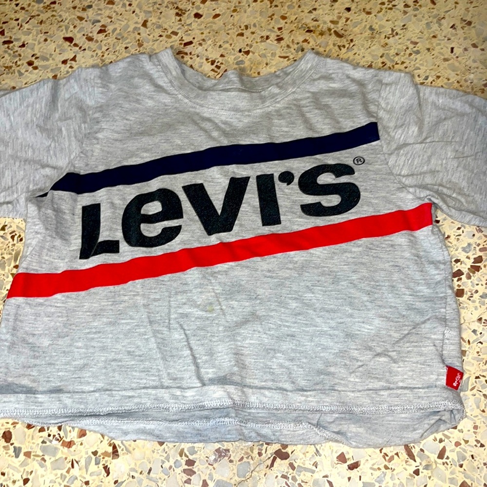 Levi’s t-shirt